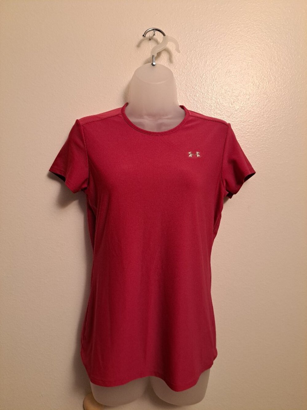 Under Armour Heatgear Fuchsia Pink Crewneck Short Sleeve Shirt